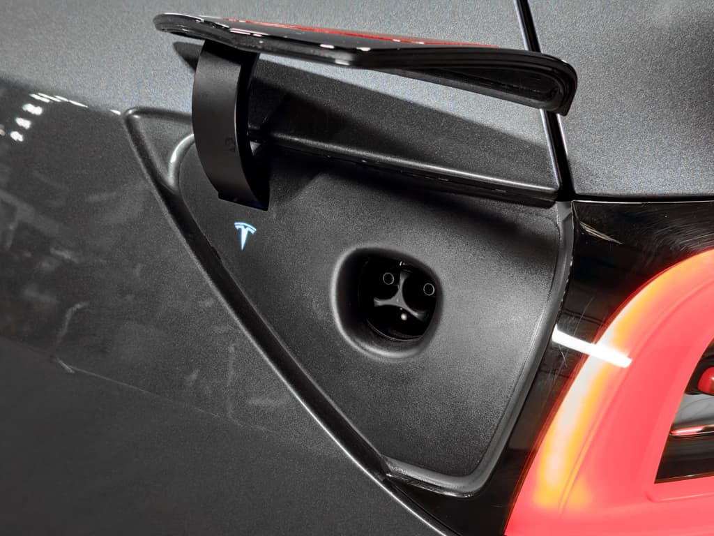 2023 Tesla Model Y view 5