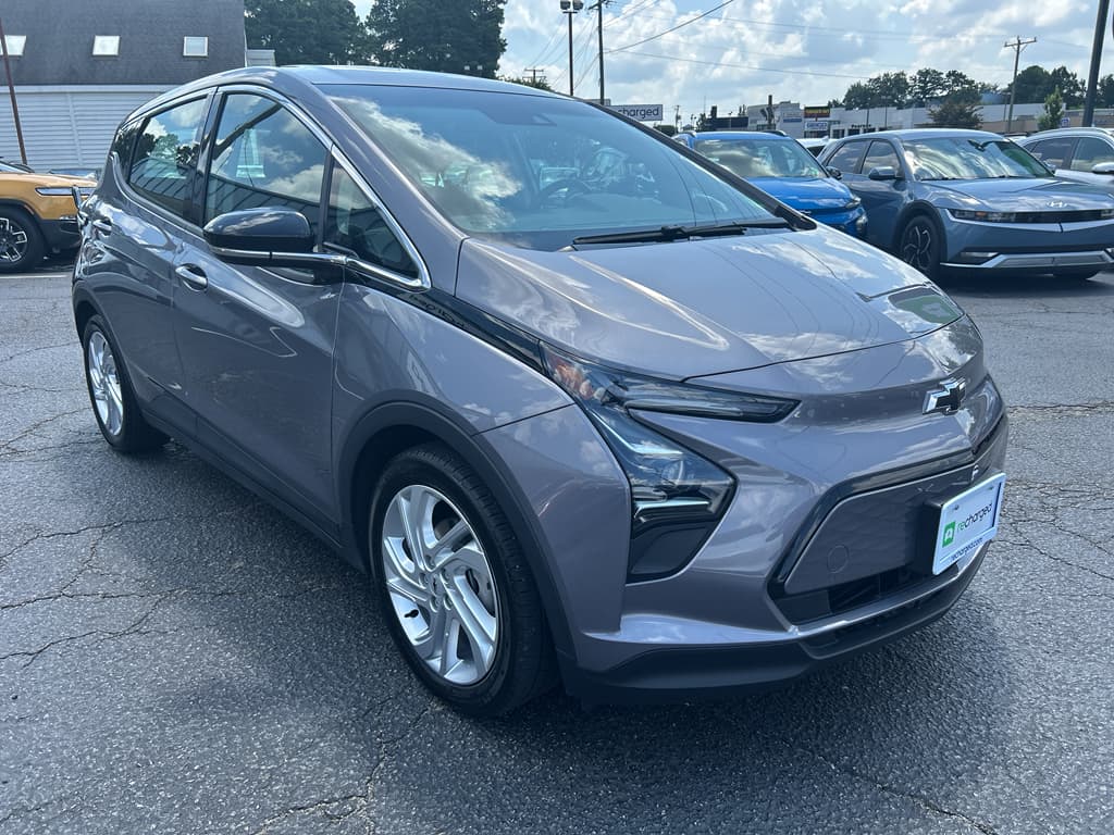 2023 Chevrolet Bolt EV view 4