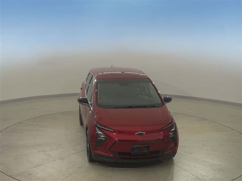 2022 Chevrolet Bolt EV view 8
