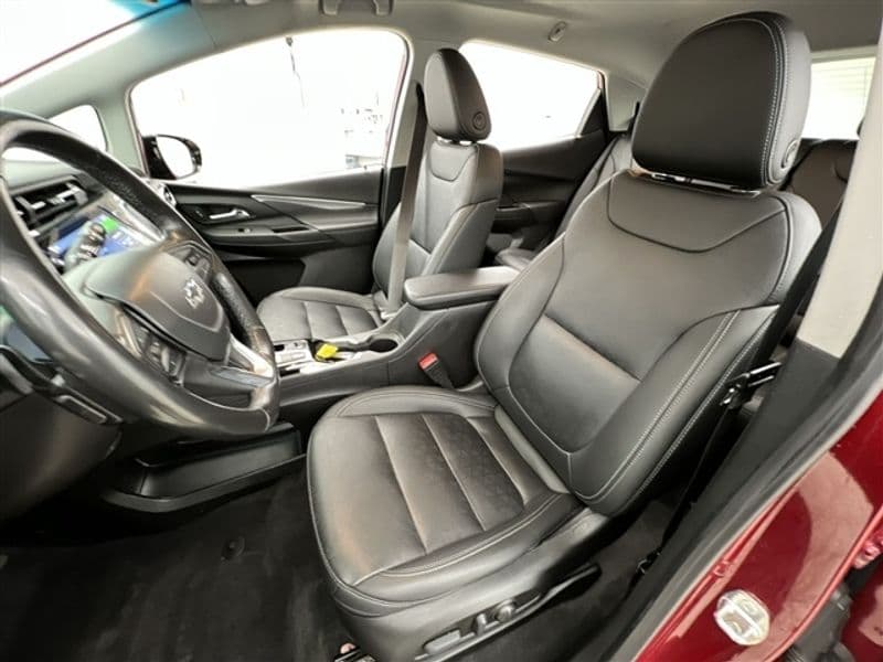 2022 Chevrolet Bolt EV view 9