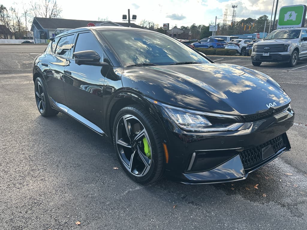 2023 Kia EV6 view 4