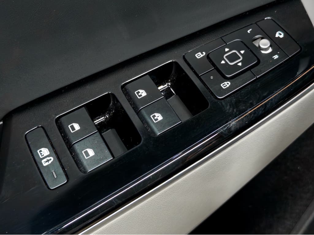 2023 Kia EV6 view 7