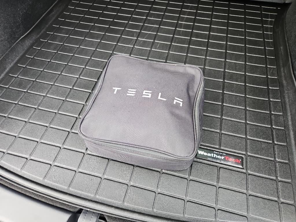 2023 Tesla Model Y view 6