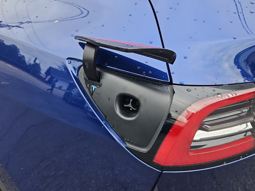 2023 Tesla Model Y view 5