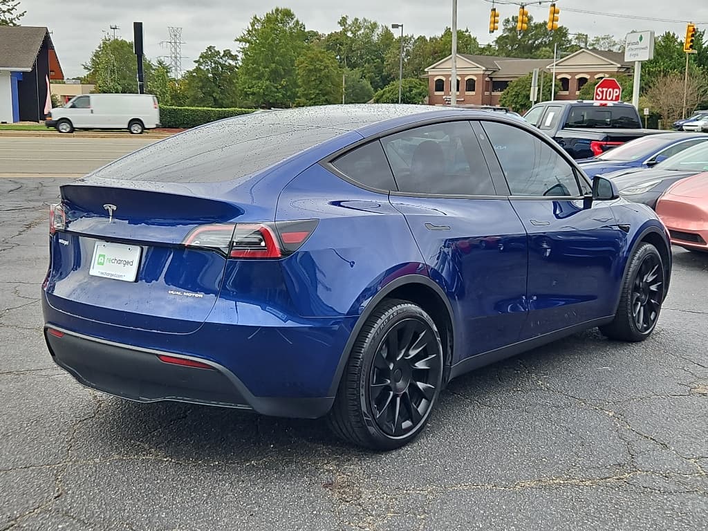 2023 Tesla Model Y view 3