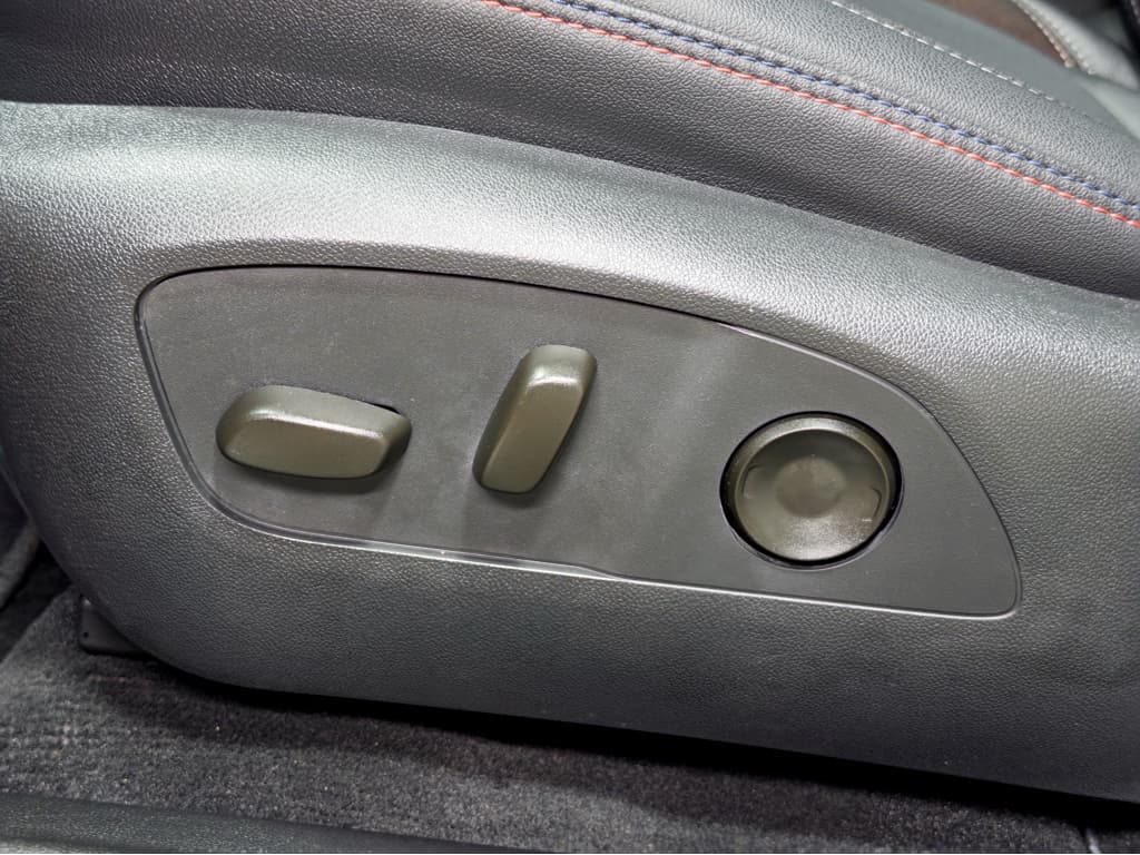 2025 Chevrolet Equinox EV view 7