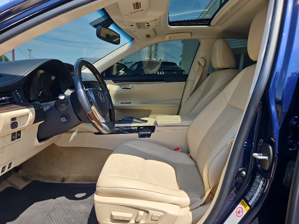 2014 Lexus ES 350 view 6