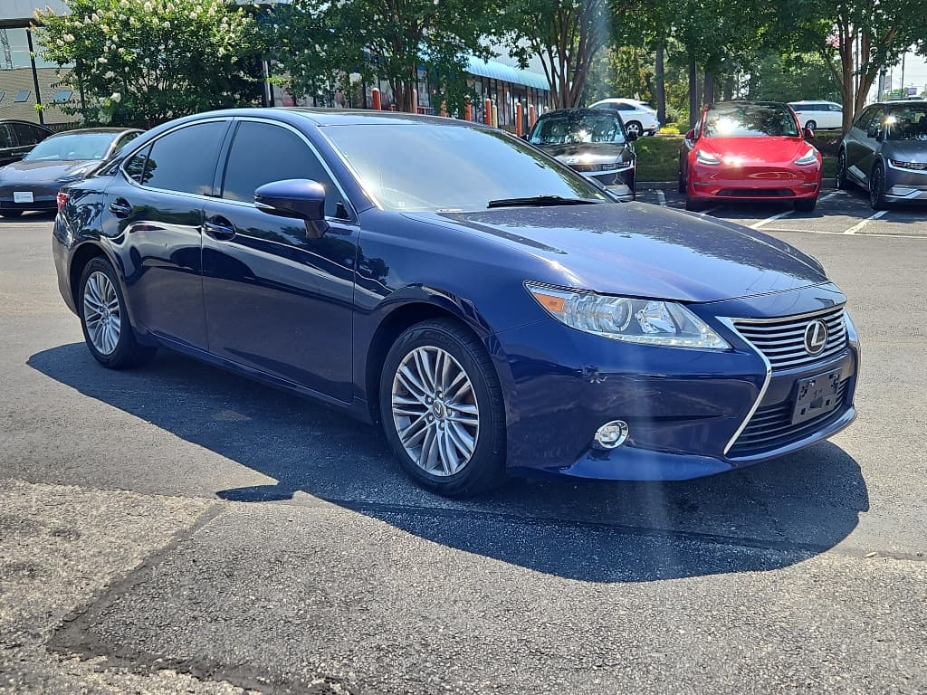 2014 Lexus ES 350 view 4