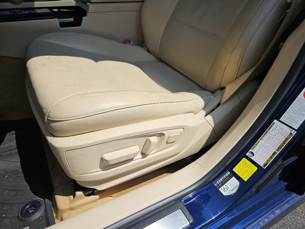 2014 Lexus ES 350 view 5