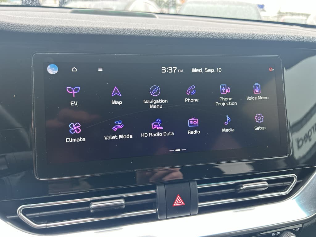2022 Kia Niro EV view 10