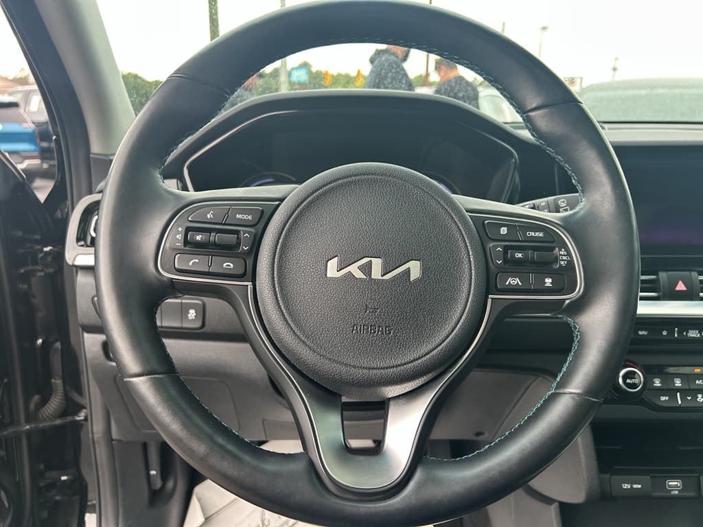 2022 Kia Niro EV view 7