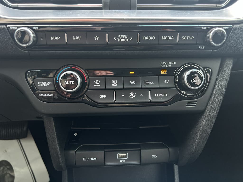 2022 Kia Niro EV view 11