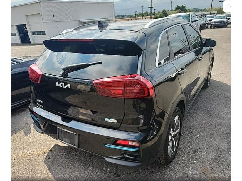2022 Kia Niro EV view 4