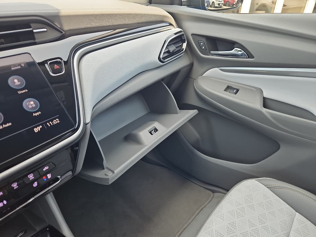 2022 Chevrolet Bolt EUV view 16