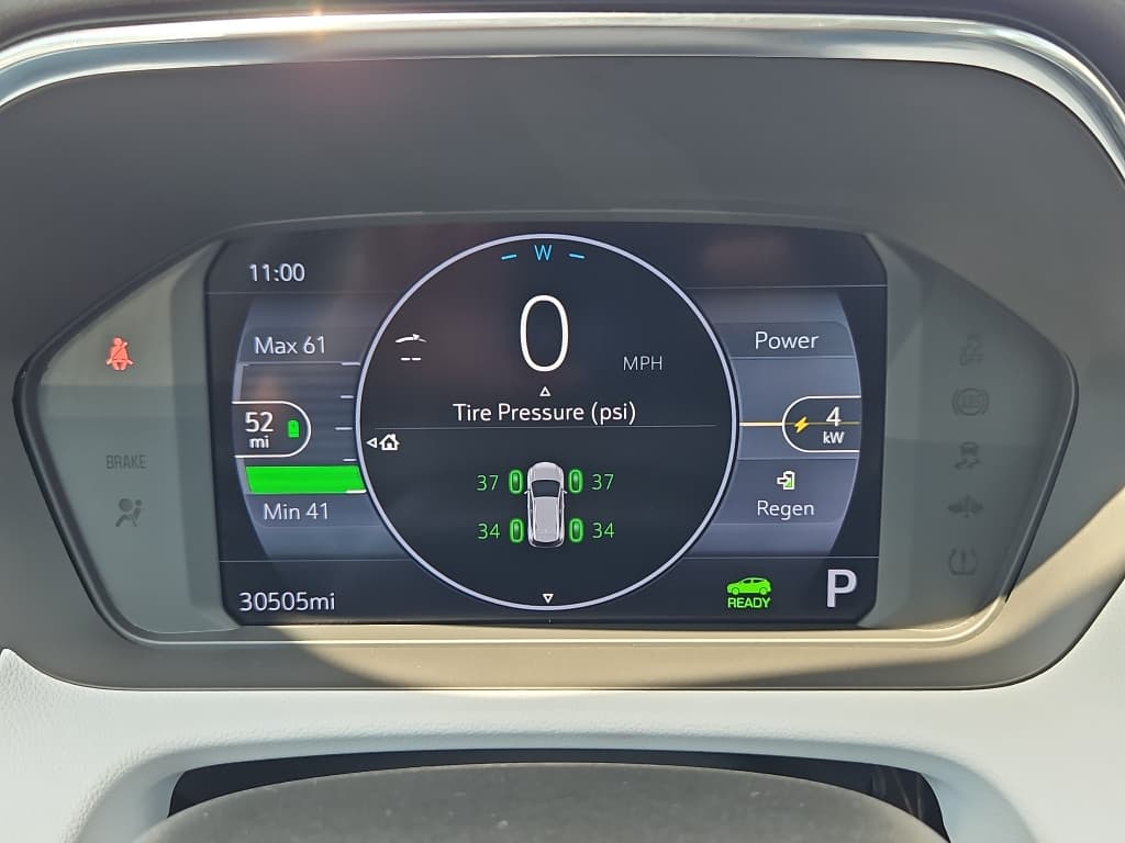 2022 Chevrolet Bolt EUV view 9