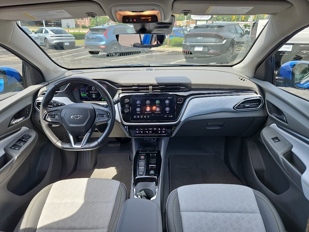 2022 Chevrolet Bolt EUV view 14
