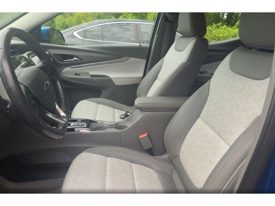 2022 Chevrolet Bolt EUV view 6