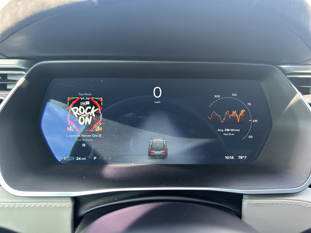 2016 Tesla Model S view 9