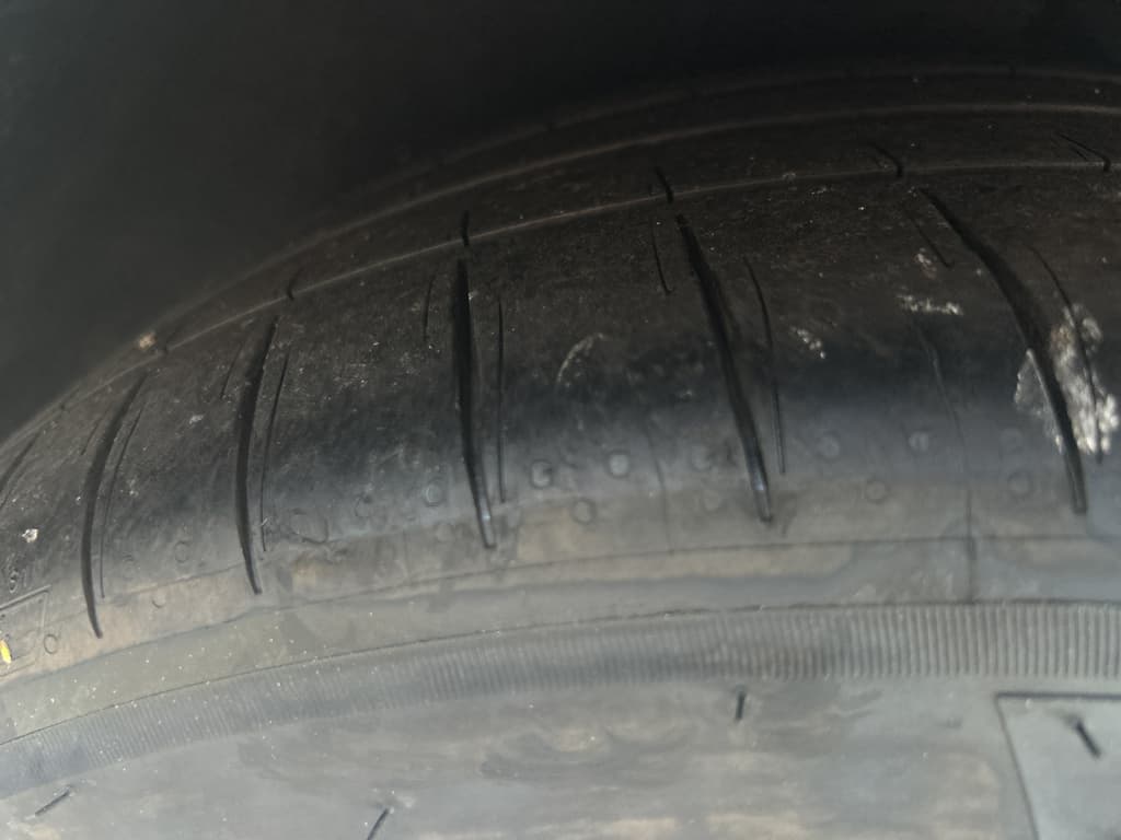 2016 Tesla Model S view 29