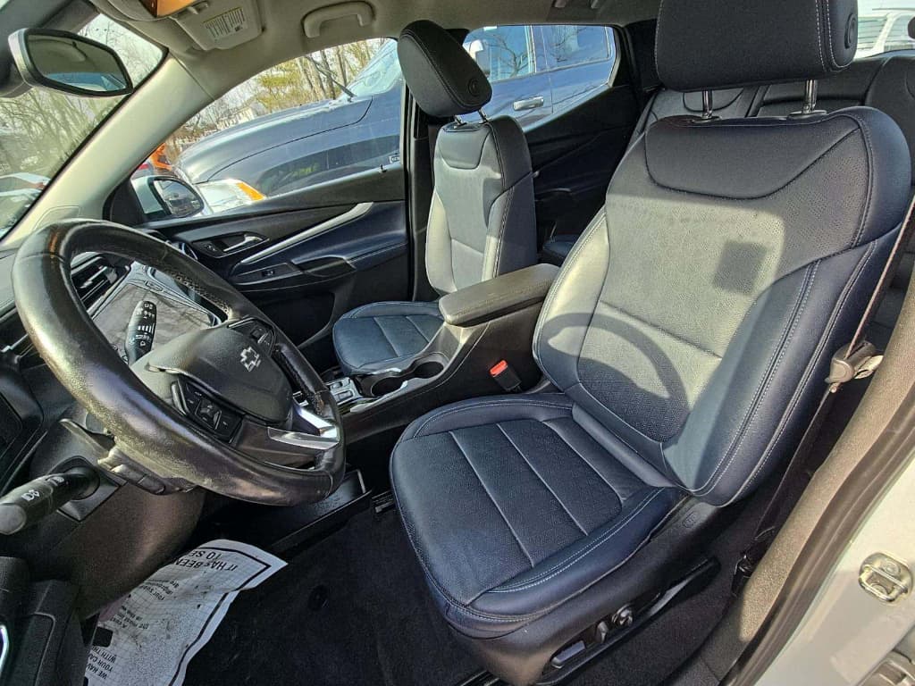 2022 Chevrolet Bolt EUV view 5