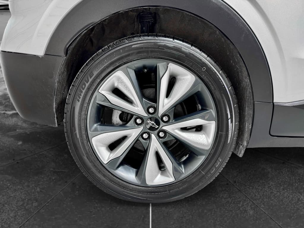 2022 Chevrolet Bolt EUV view 34