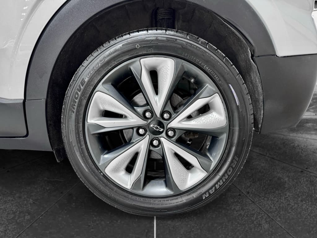 2022 Chevrolet Bolt EUV view 36