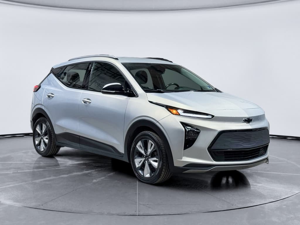 2022 Chevrolet Bolt EUV view 4