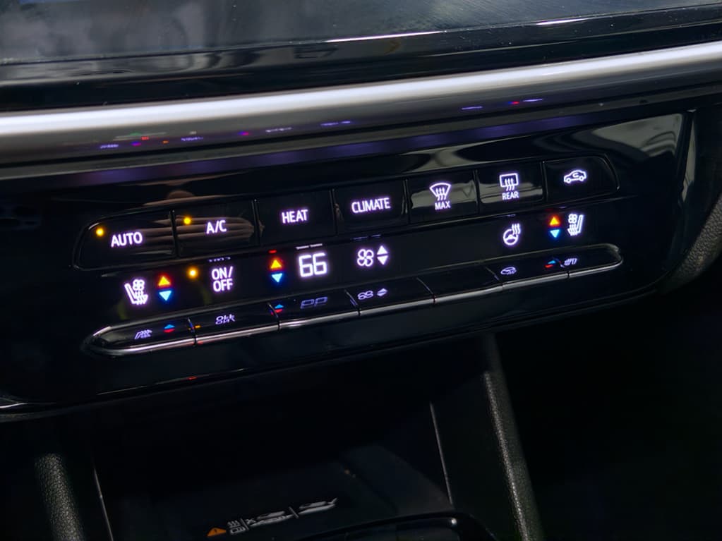 2022 Chevrolet Bolt EUV view 16