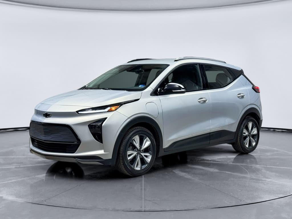 2022 Chevrolet Bolt EUV view 1