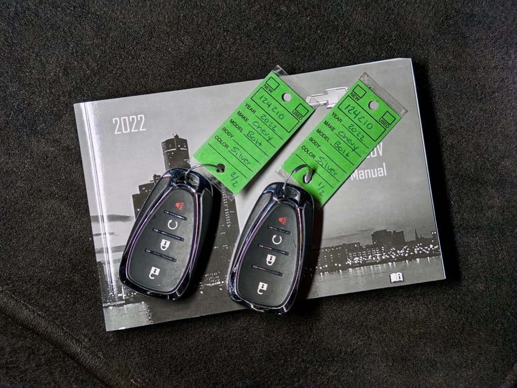 2022 Chevrolet Bolt EUV view 24