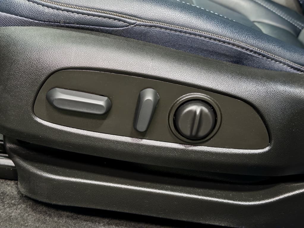 2022 Chevrolet Bolt EUV view 7