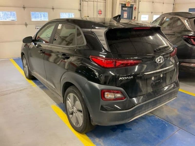 2021 Hyundai Kona EV view 2