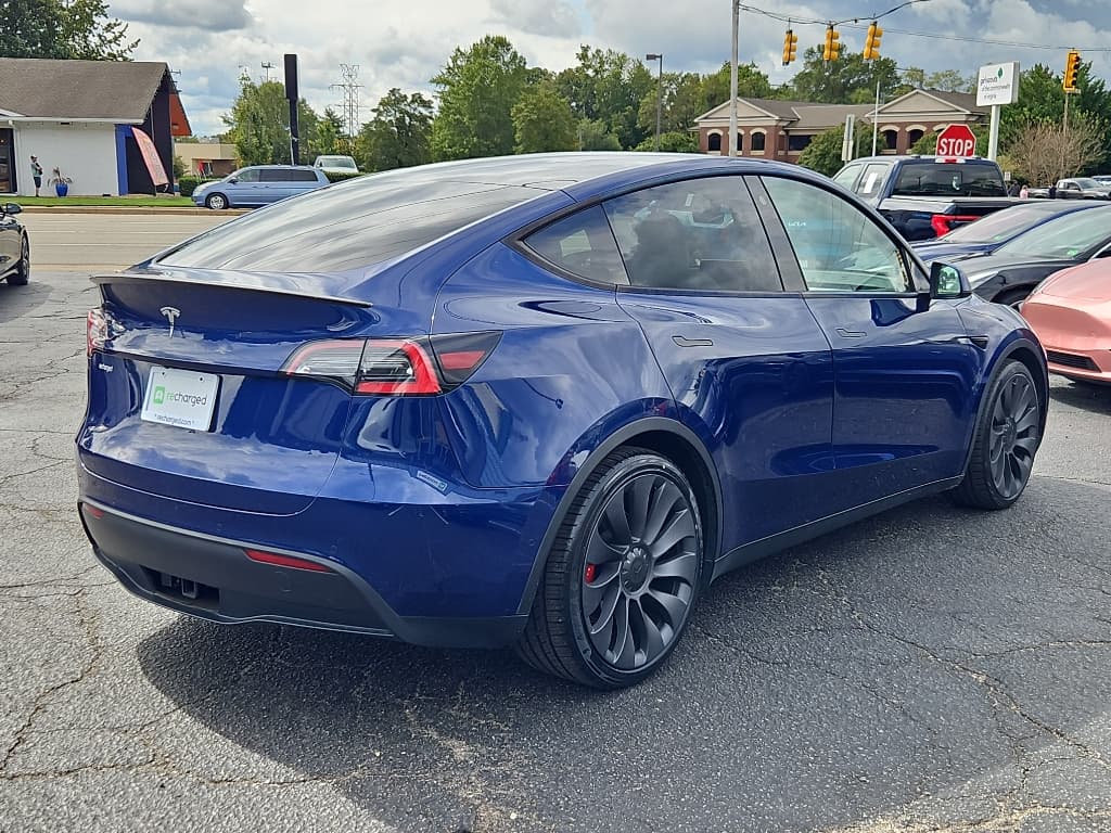 2021 Tesla Model Y view 3