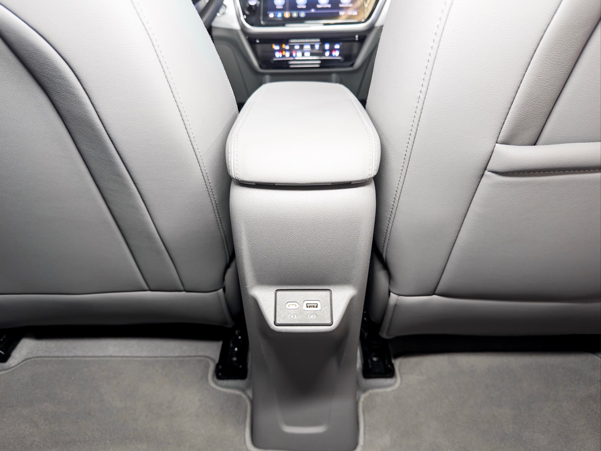 2022 Chevrolet Bolt EUV view 20