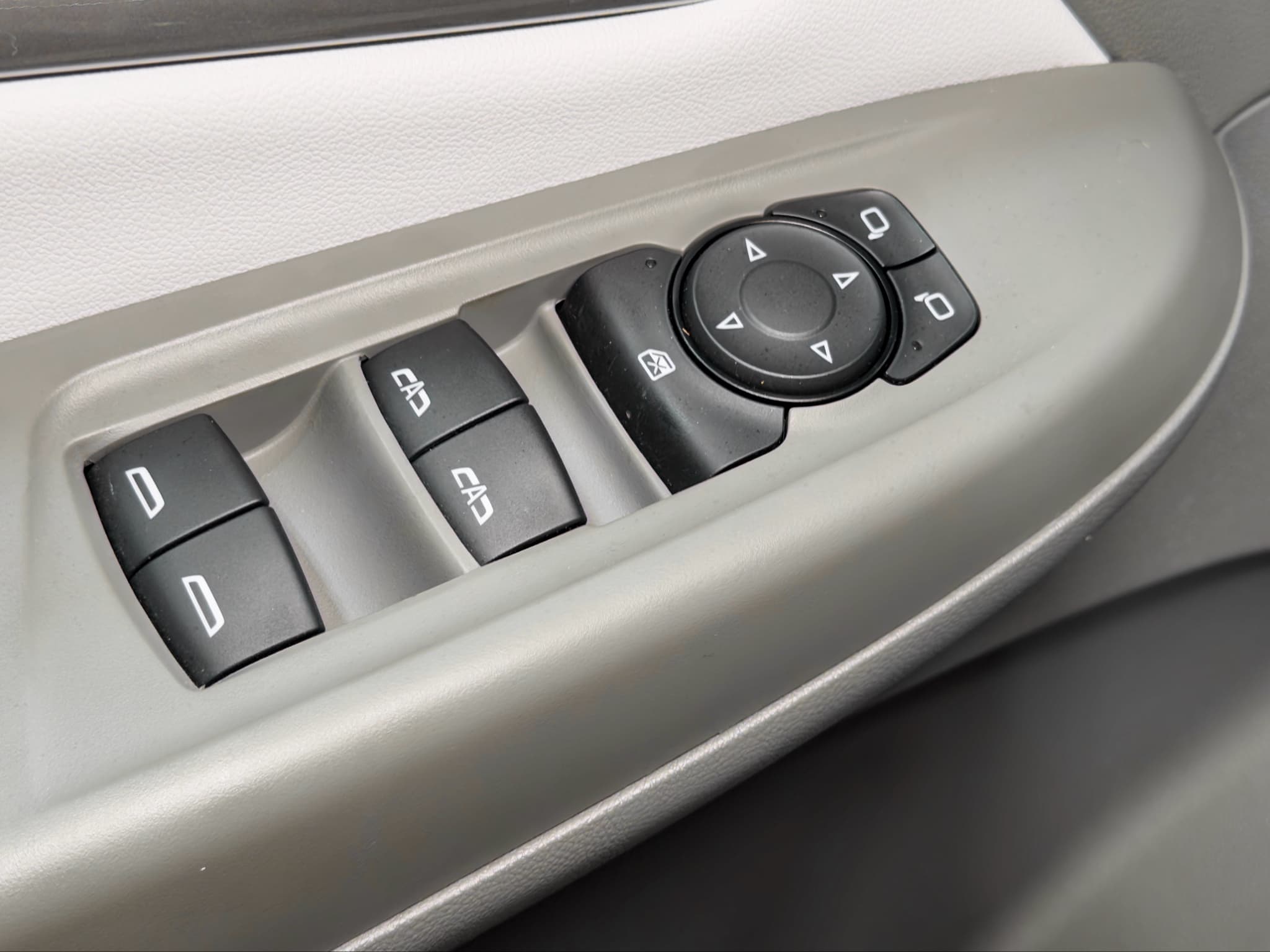 2022 Chevrolet Bolt EUV view 7