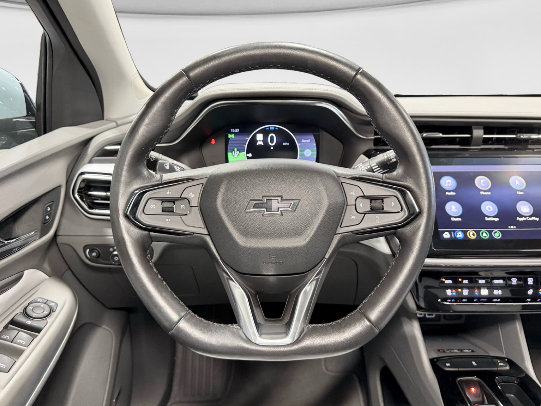 2022 Chevrolet Bolt EUV view 8