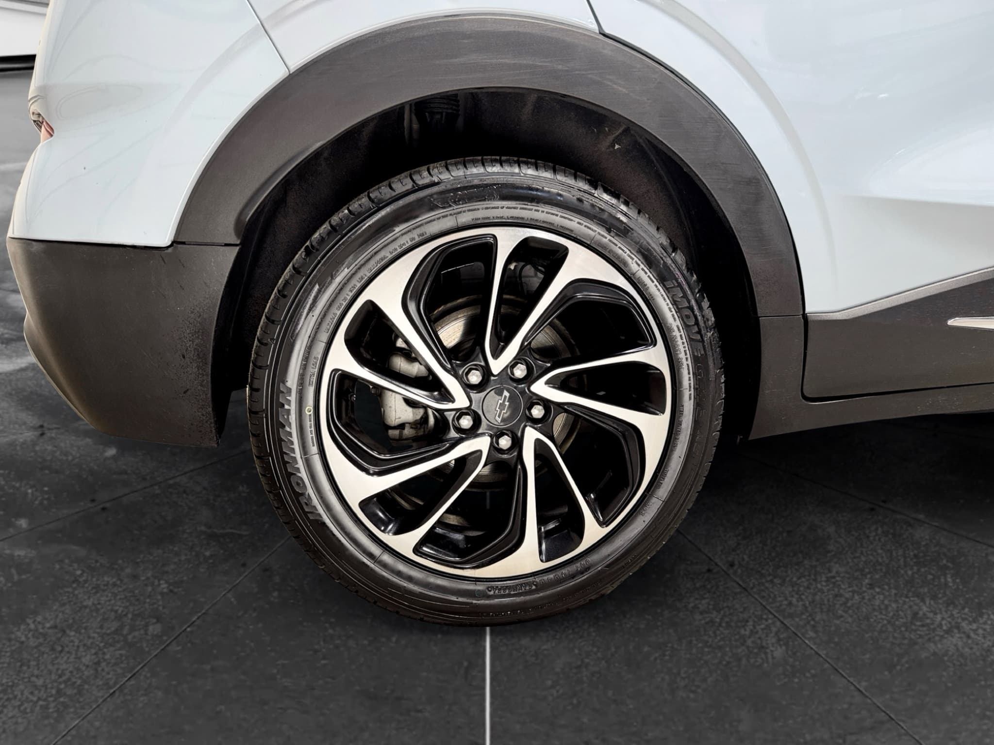 2022 Chevrolet Bolt EUV view 33
