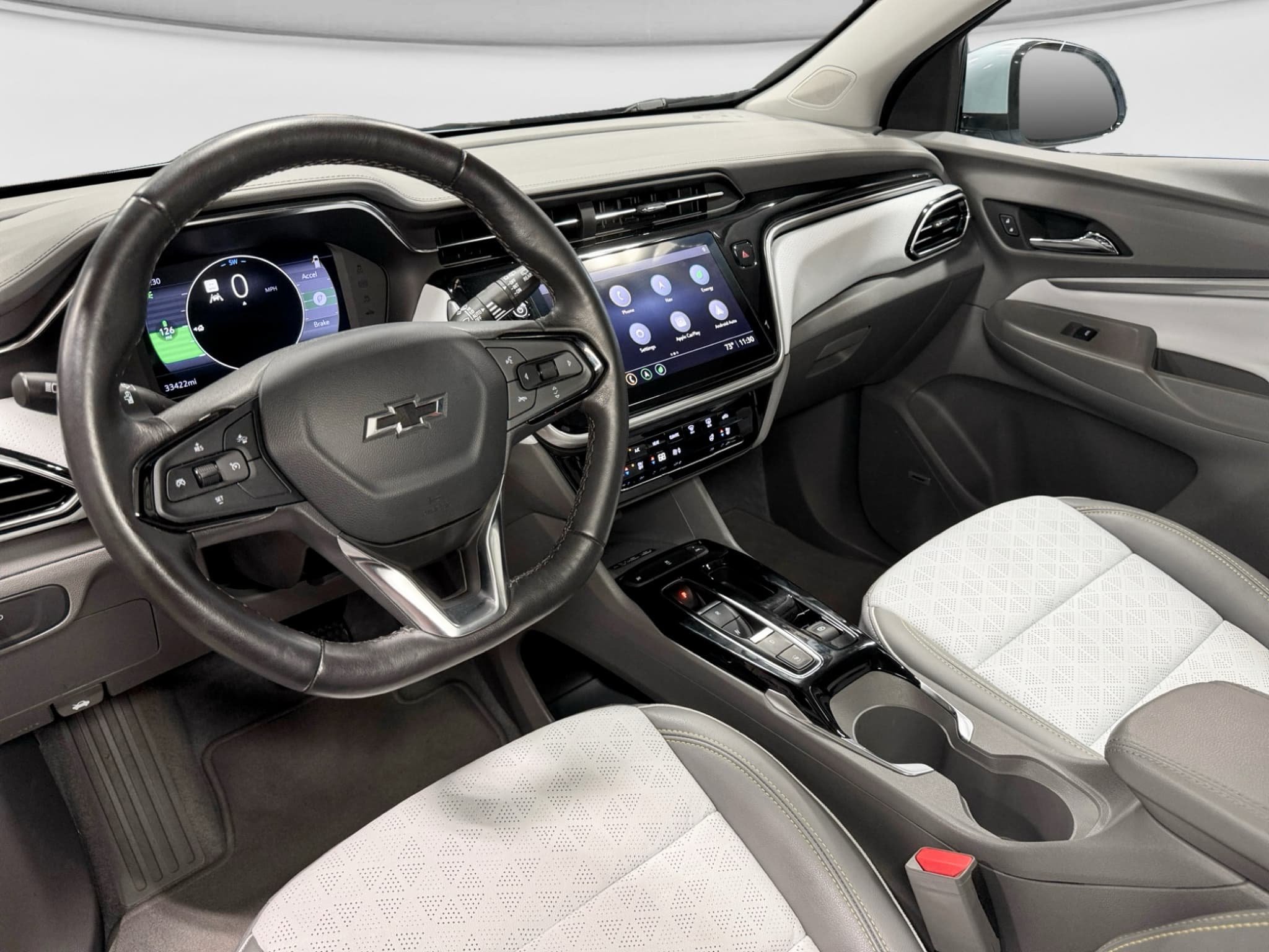 2022 Chevrolet Bolt EUV view 17