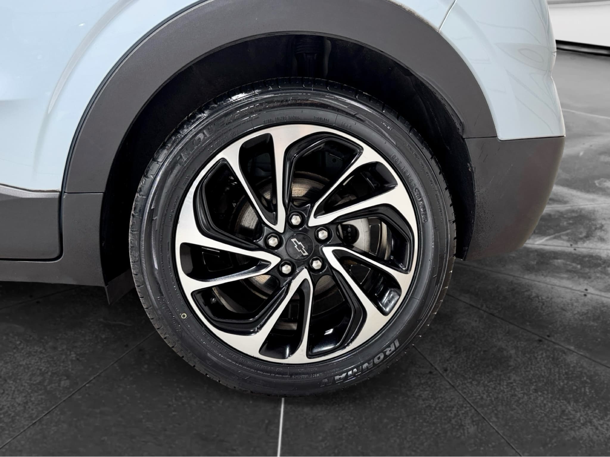 2022 Chevrolet Bolt EUV view 29