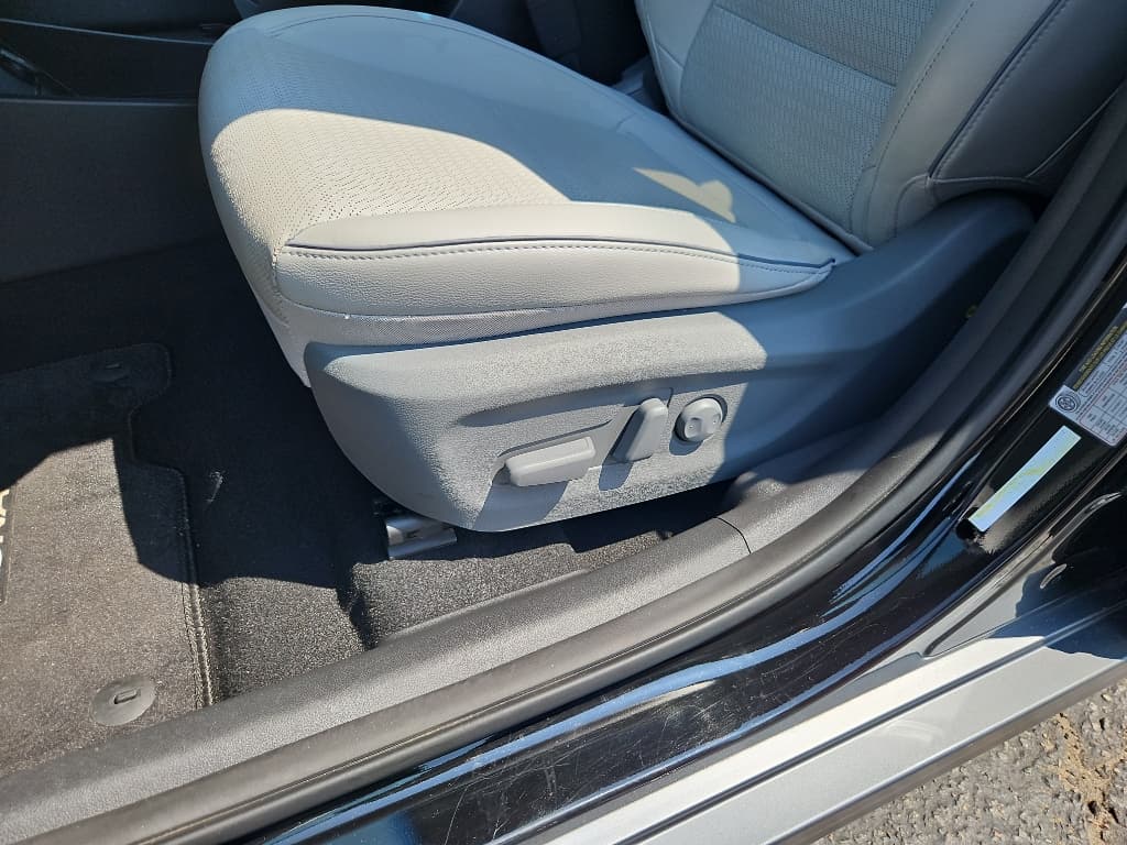 2021 Hyundai Kona EV view 7