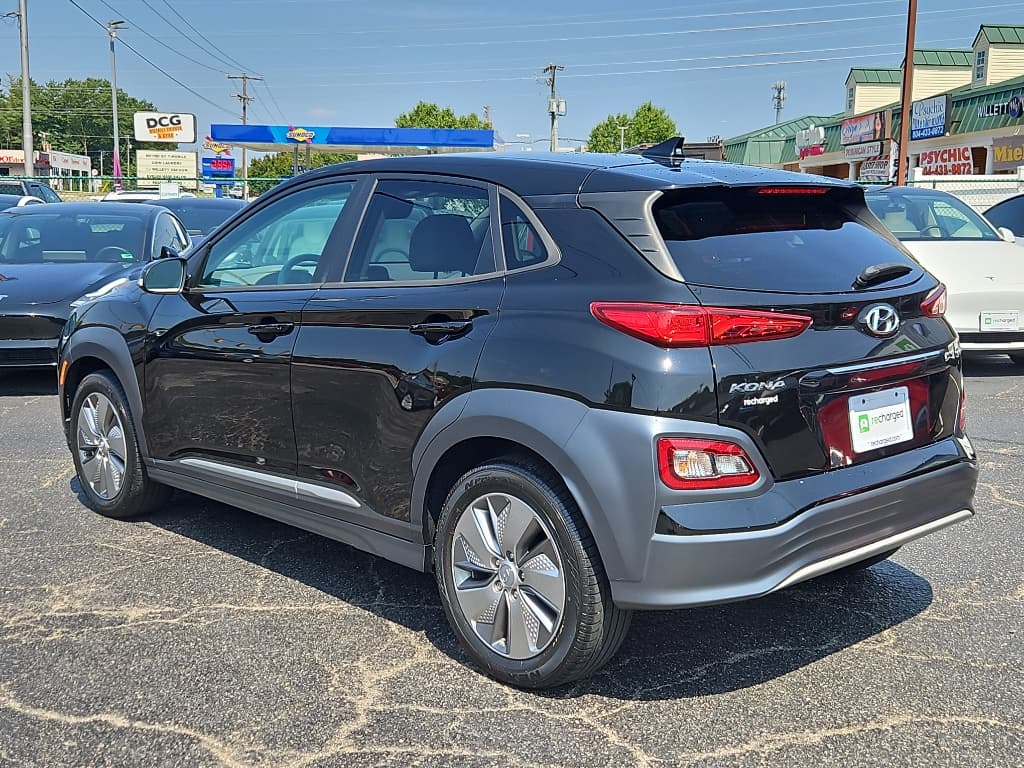2021 Hyundai Kona EV view 2