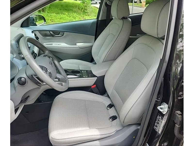2021 Hyundai Kona EV view 7