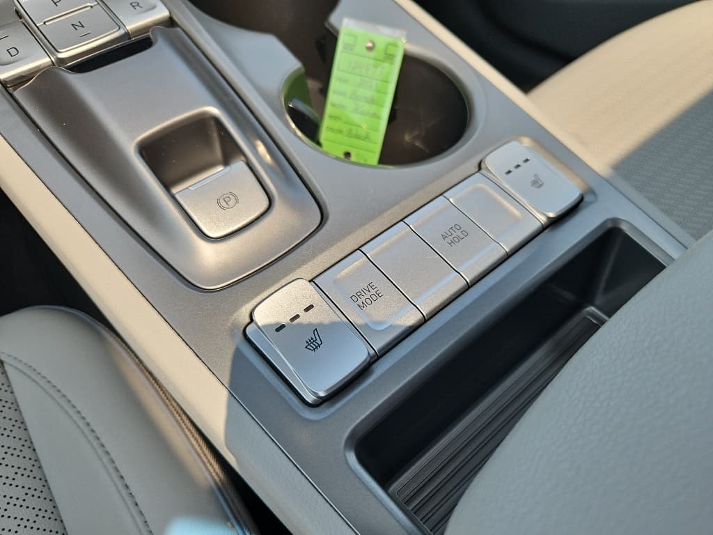 2021 Hyundai Kona EV view 18