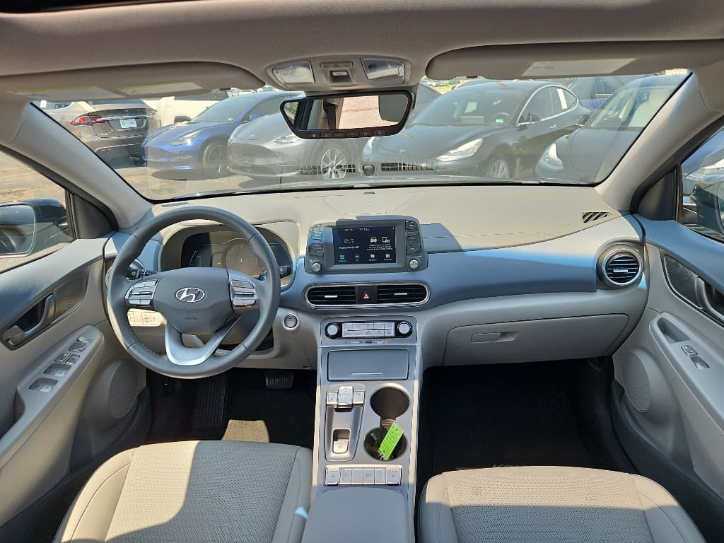 2021 Hyundai Kona EV view 15