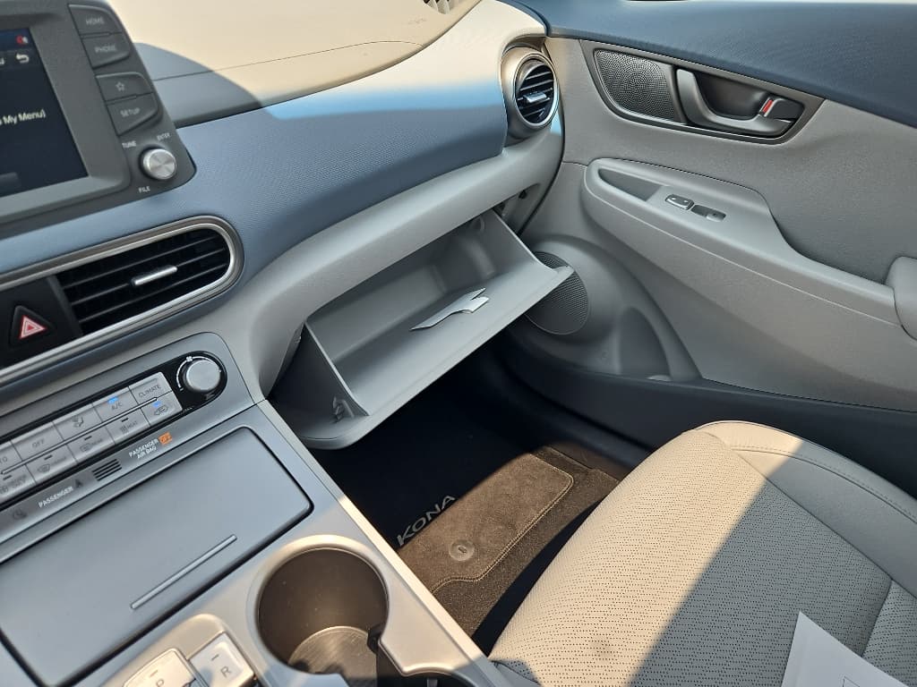 2021 Hyundai Kona EV view 19