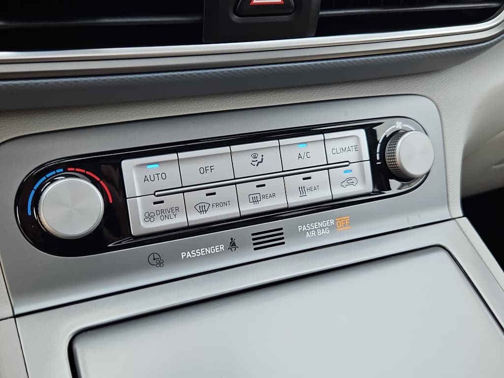 2021 Hyundai Kona EV view 13