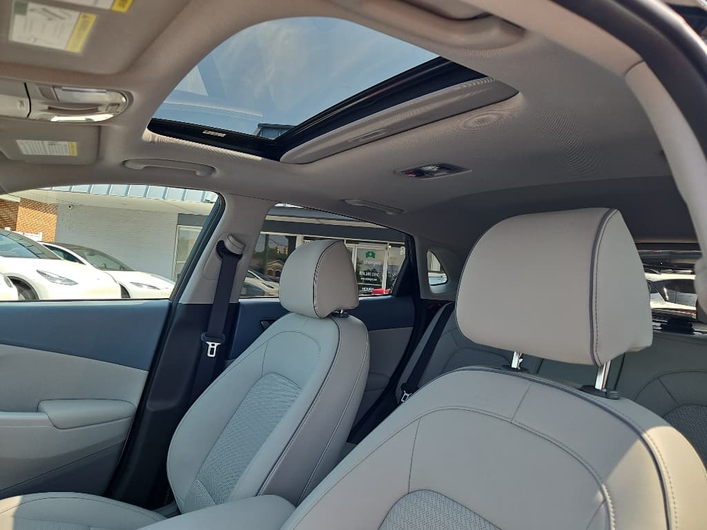 2021 Hyundai Kona EV view 23