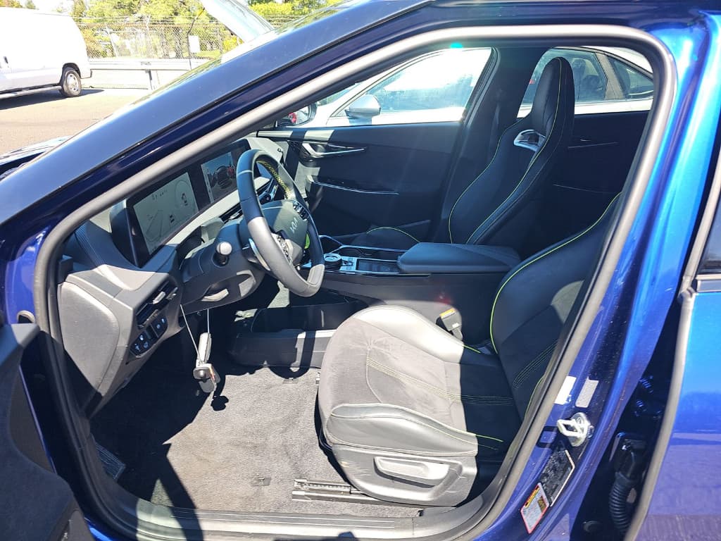 2023 Kia EV6 view 5