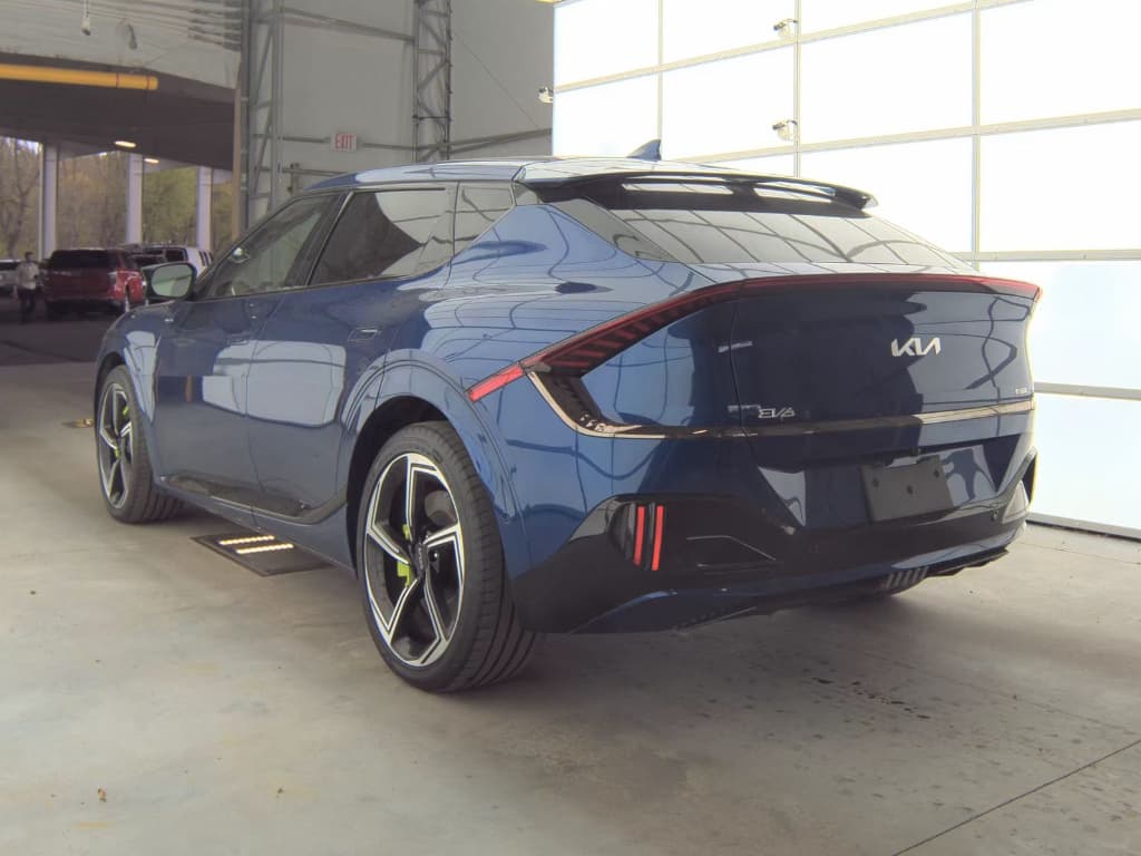 2023 Kia EV6 view 4