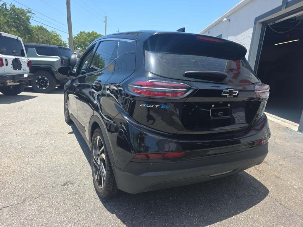 2022 Chevrolet Bolt EV view 2